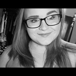 Meet your Posher, Vickie